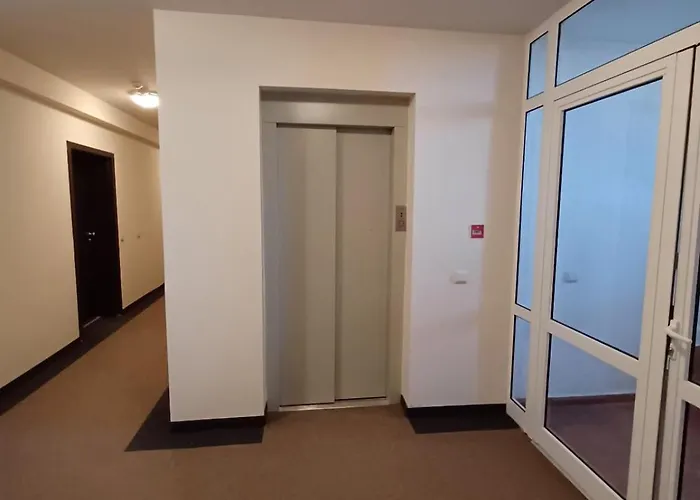 Melania In Complex Royal Towers Appartement *